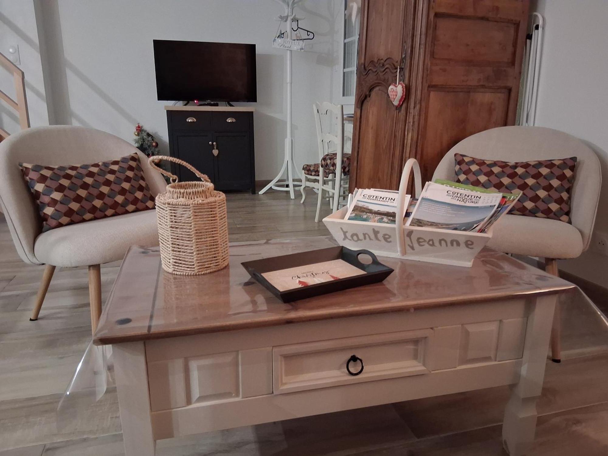Gite Tante Jeanne Réville Extérieur photo
