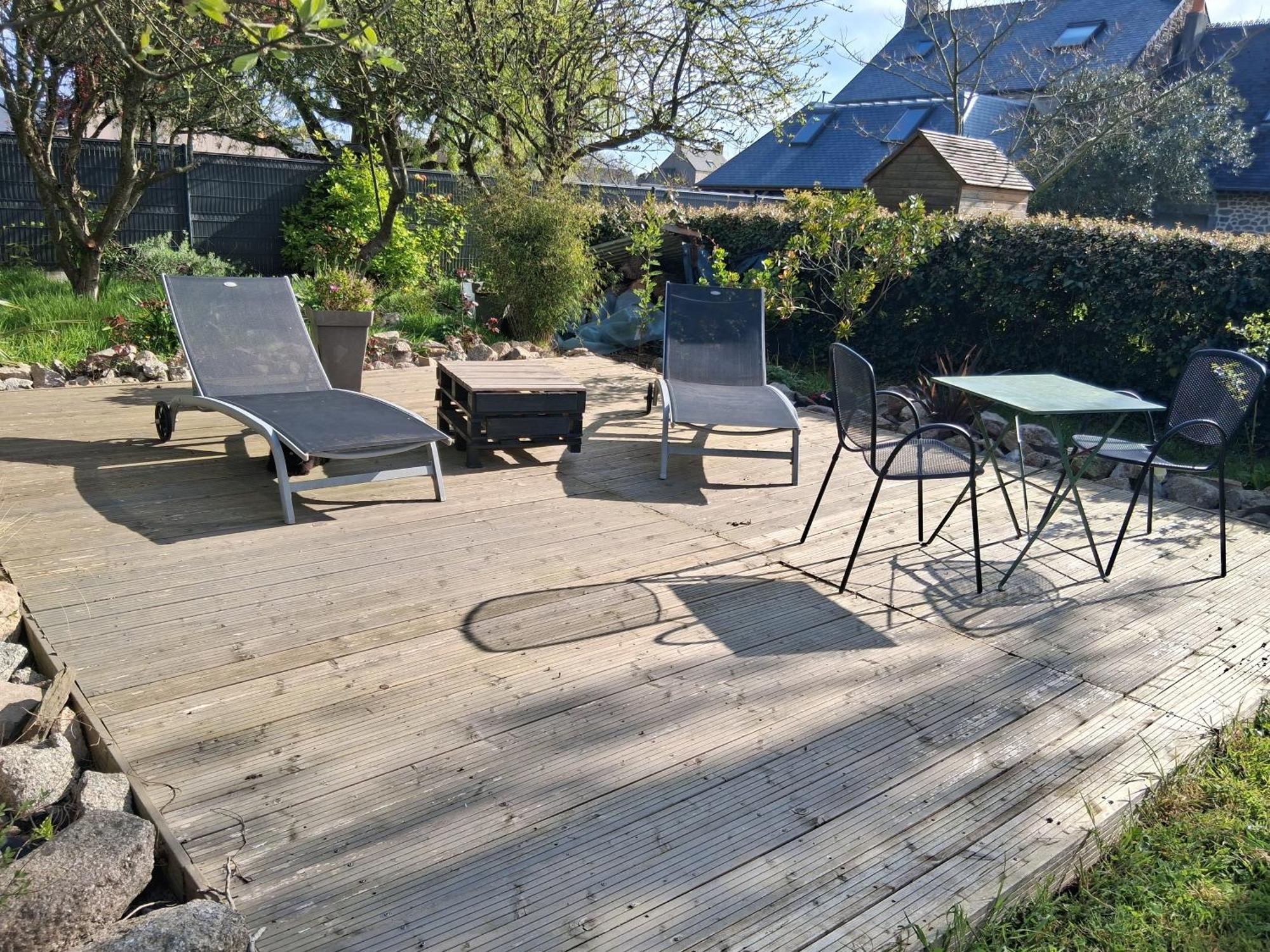 Gite Tante Jeanne Réville Extérieur photo